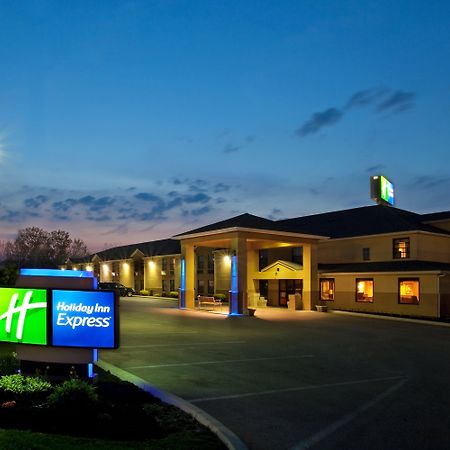 Holiday Inn Express London-I-70 By Ihg Екстериор снимка