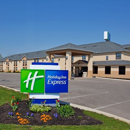 Holiday Inn Express London-I-70 By Ihg Екстериор снимка