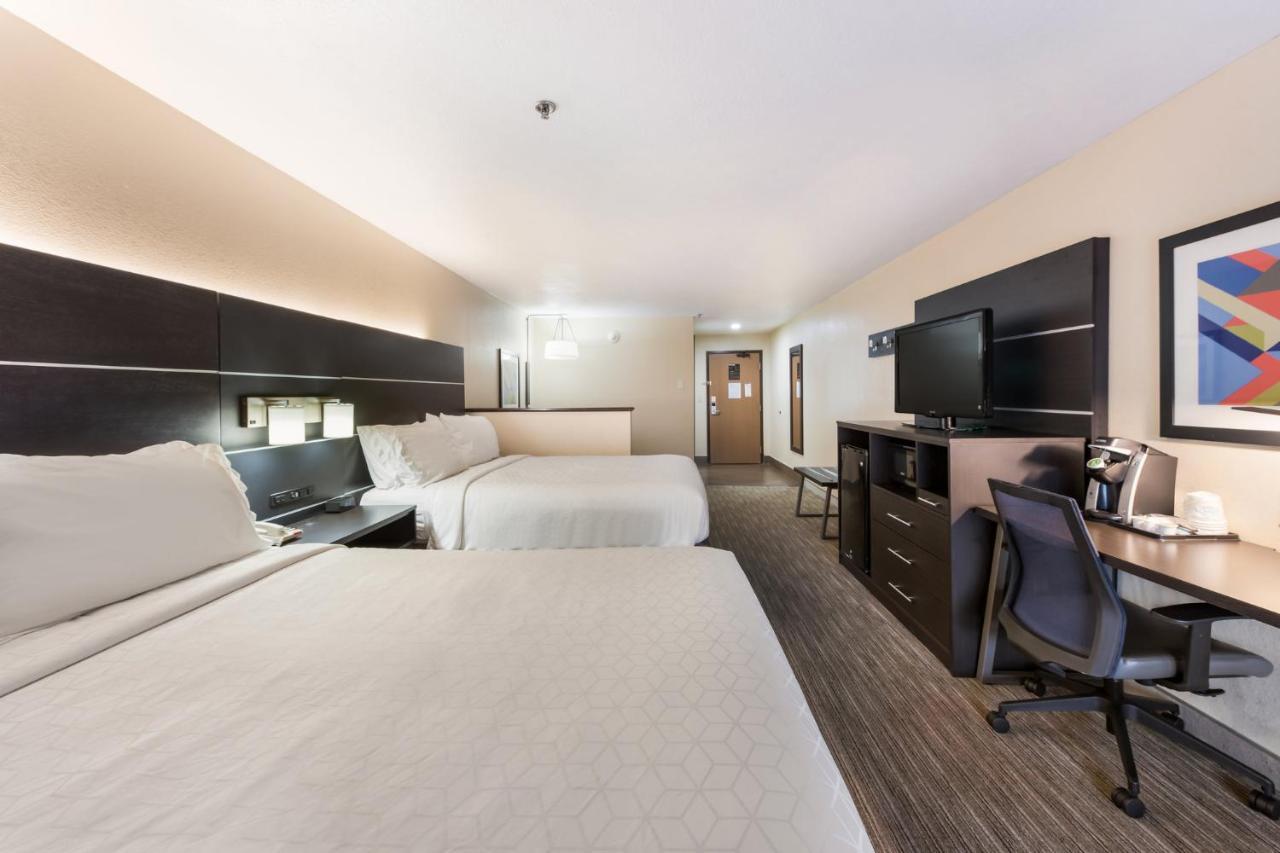 Holiday Inn Express London-I-70 By Ihg Екстериор снимка