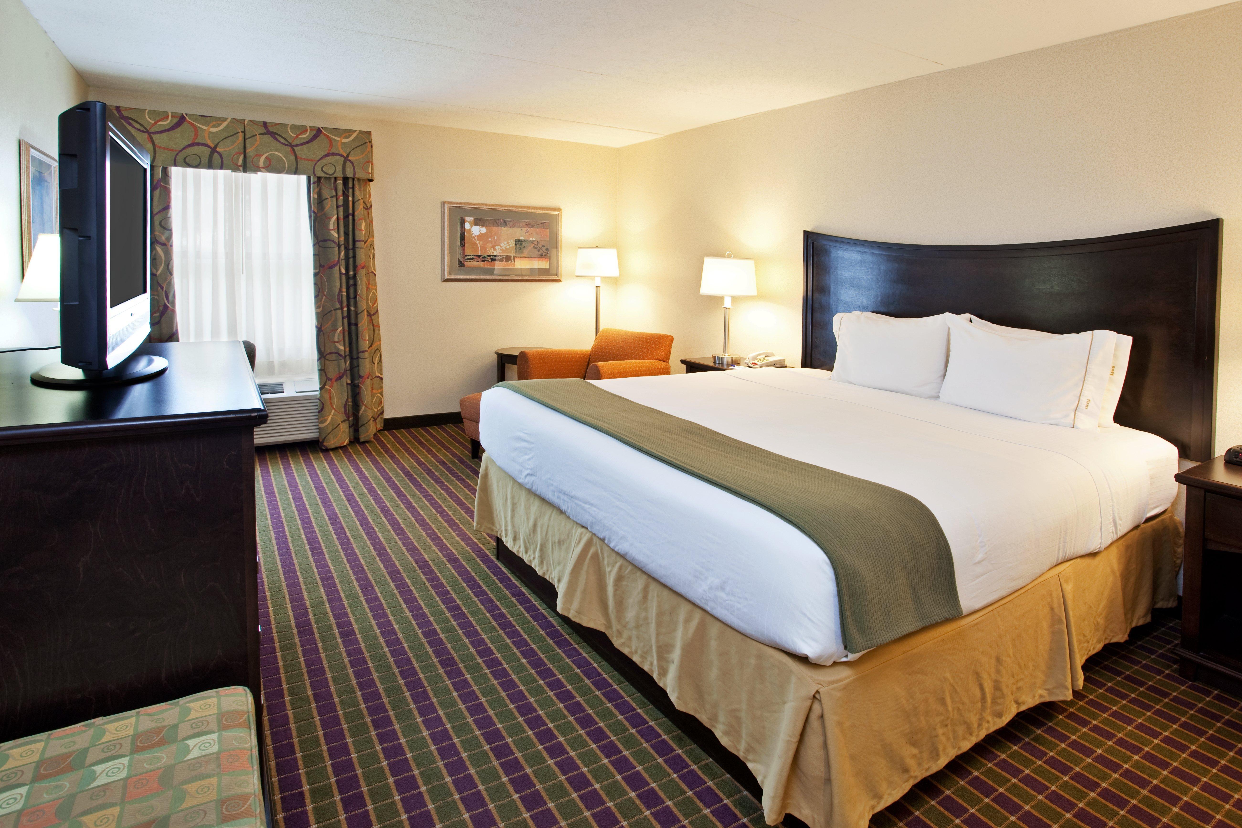 Holiday Inn Express London-I-70 By Ihg Екстериор снимка