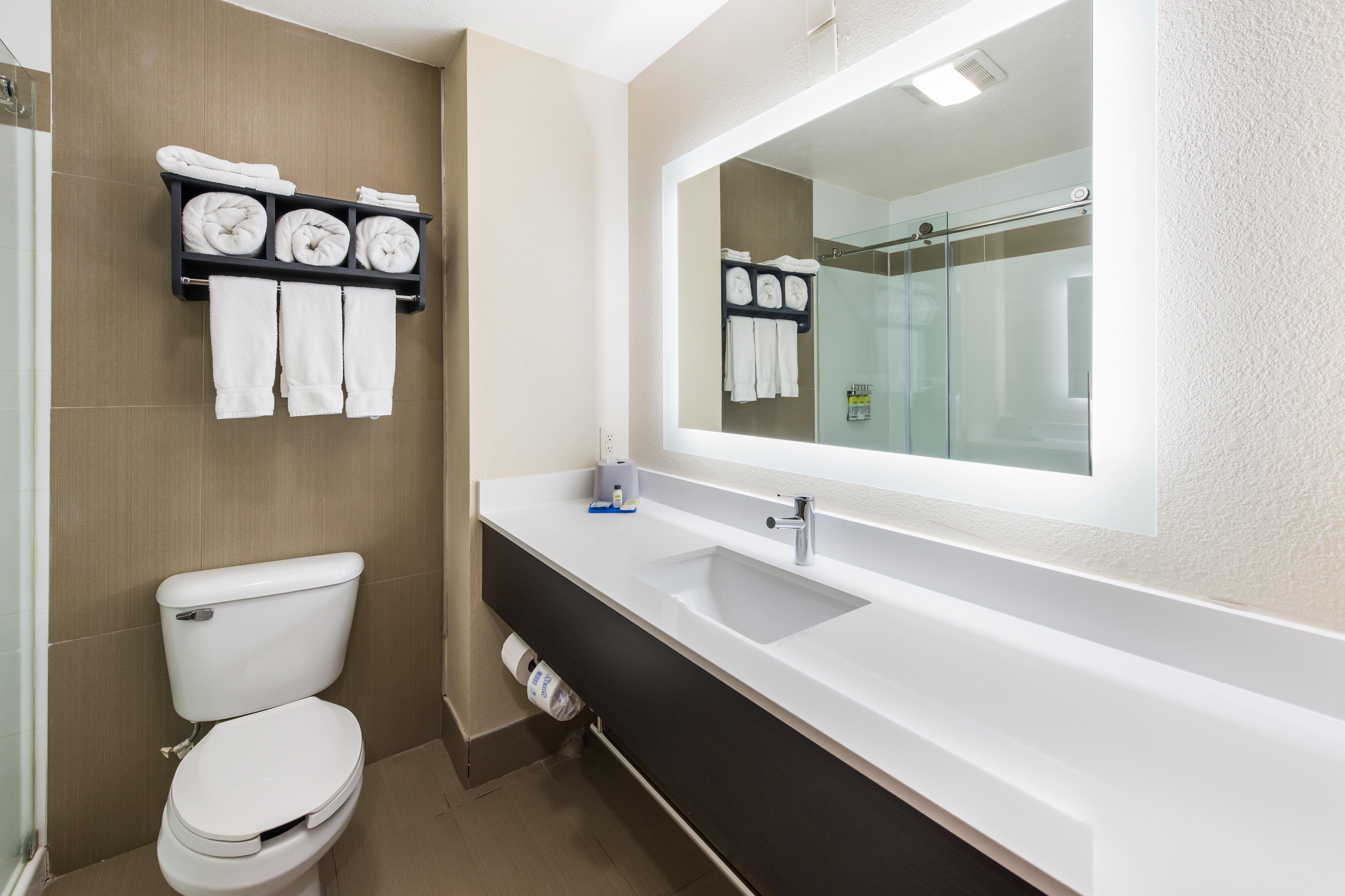 Holiday Inn Express London-I-70 By Ihg Екстериор снимка