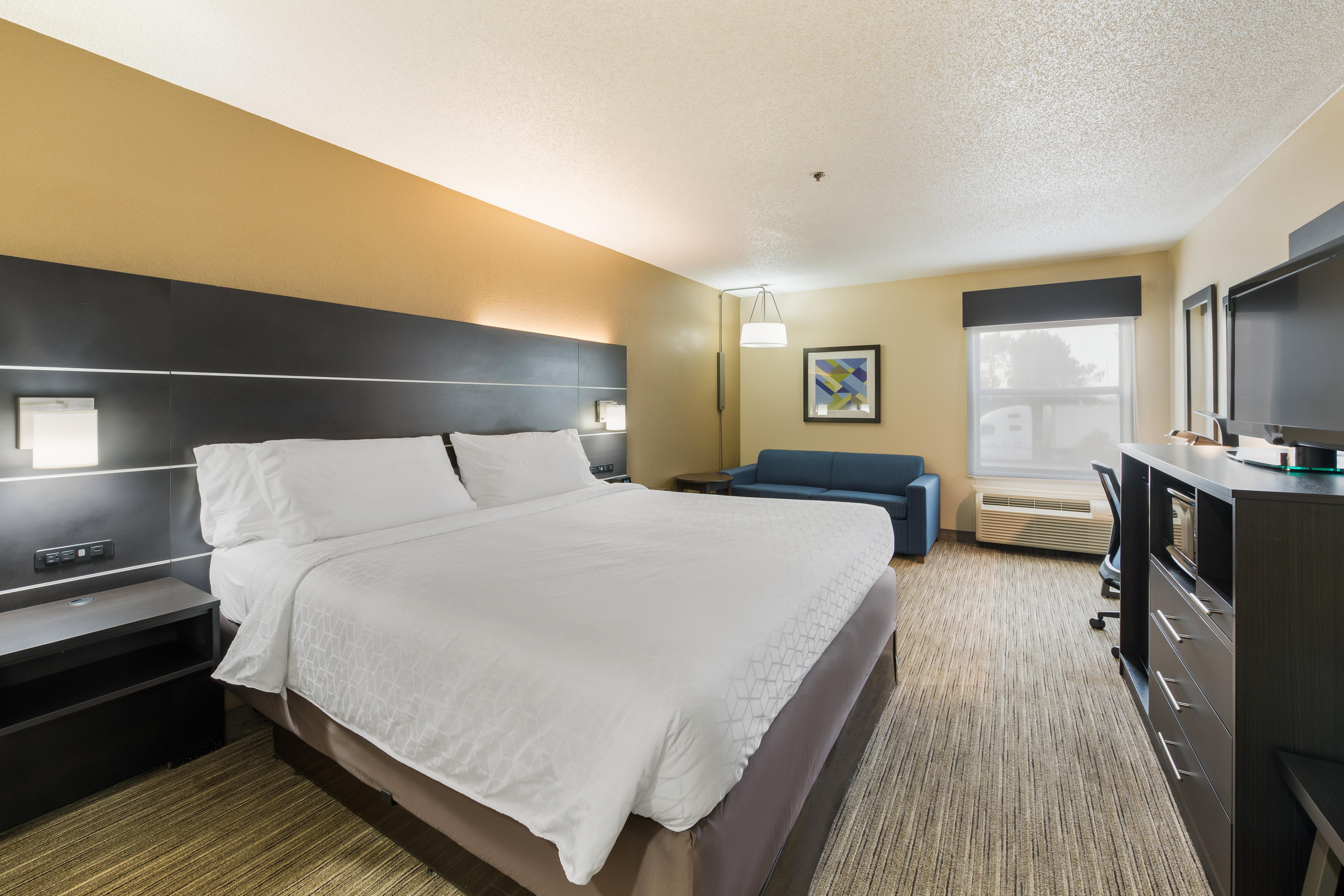 Holiday Inn Express London-I-70 By Ihg Екстериор снимка
