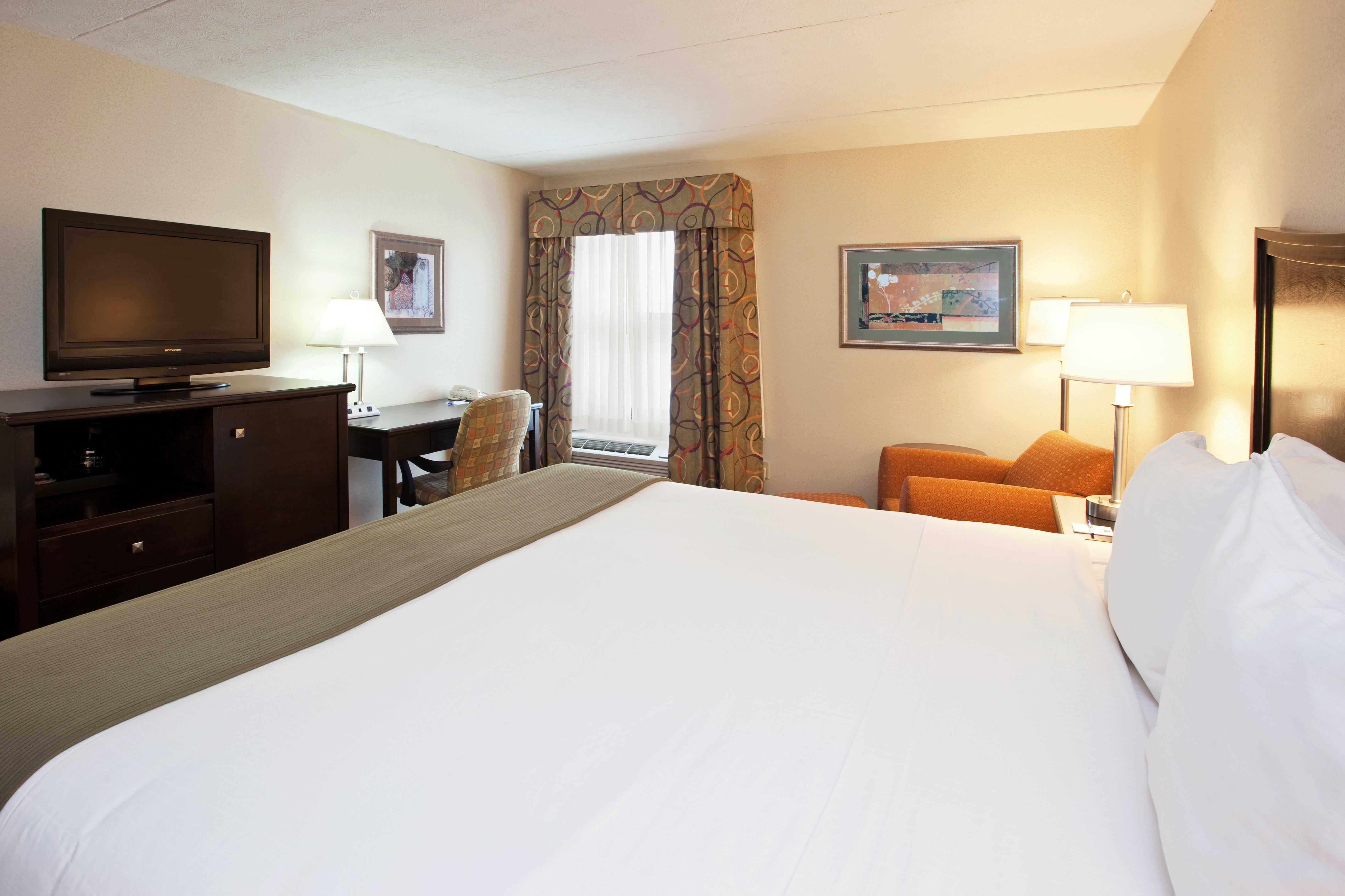 Holiday Inn Express London-I-70 By Ihg Екстериор снимка
