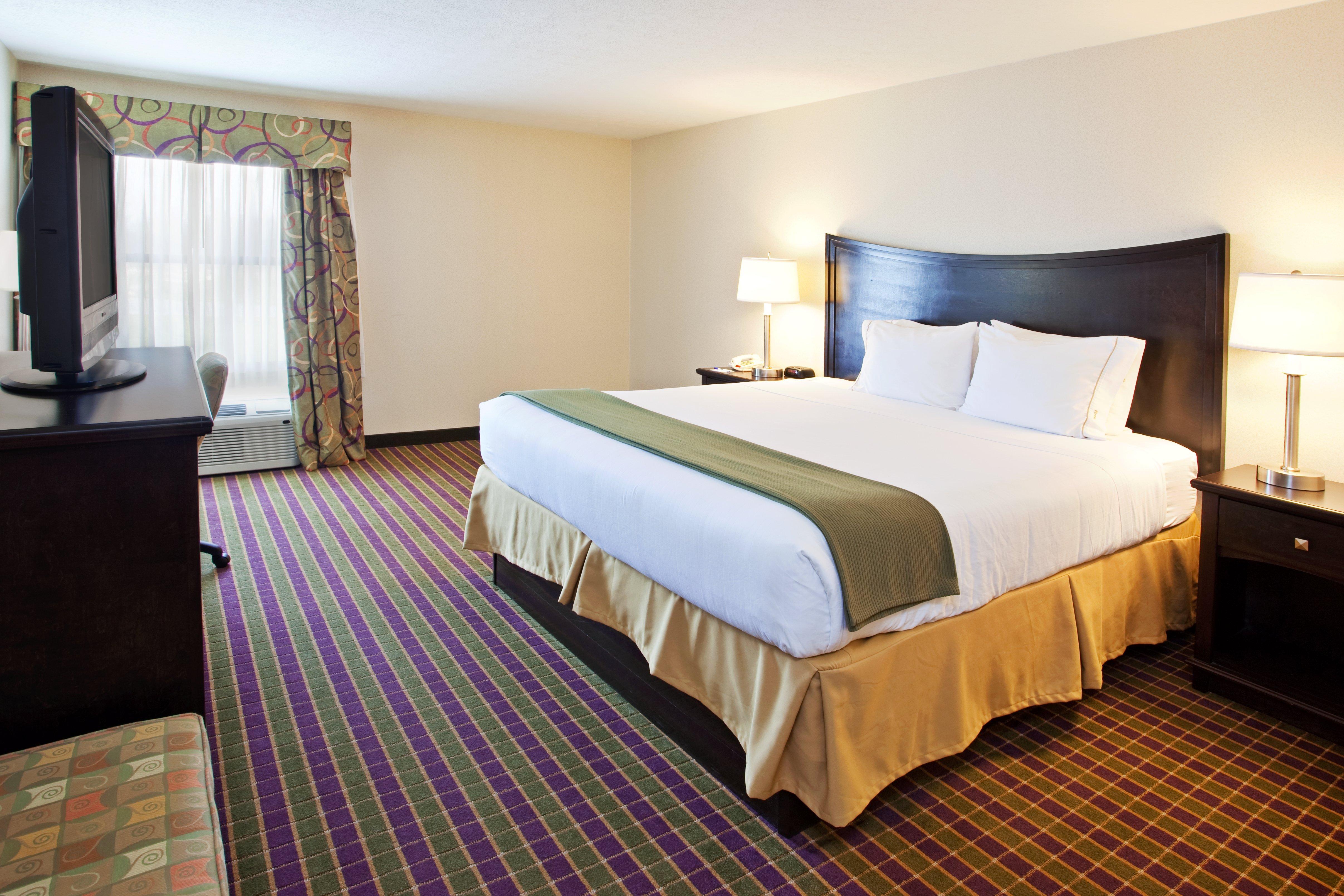 Holiday Inn Express London-I-70 By Ihg Екстериор снимка