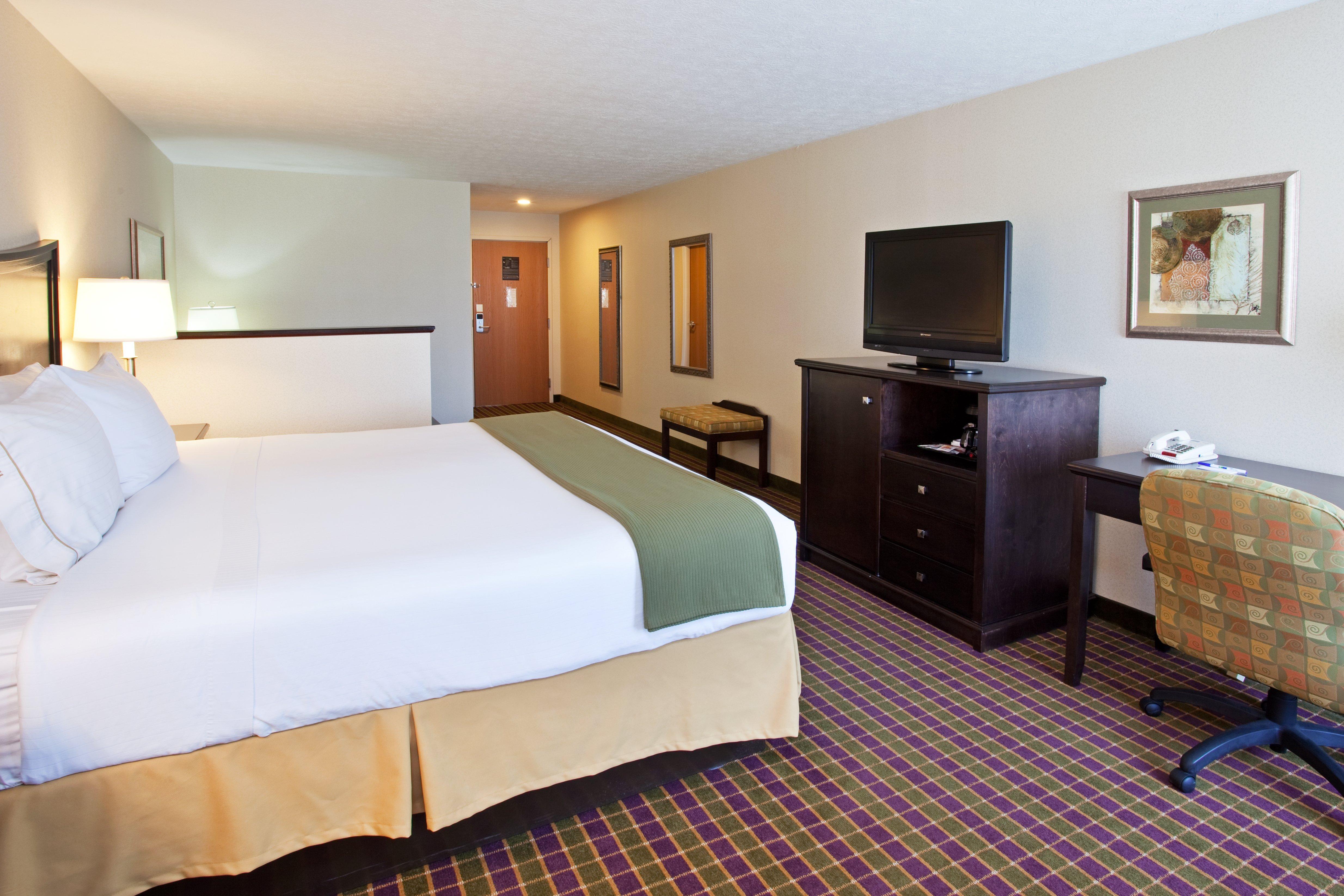 Holiday Inn Express London-I-70 By Ihg Екстериор снимка