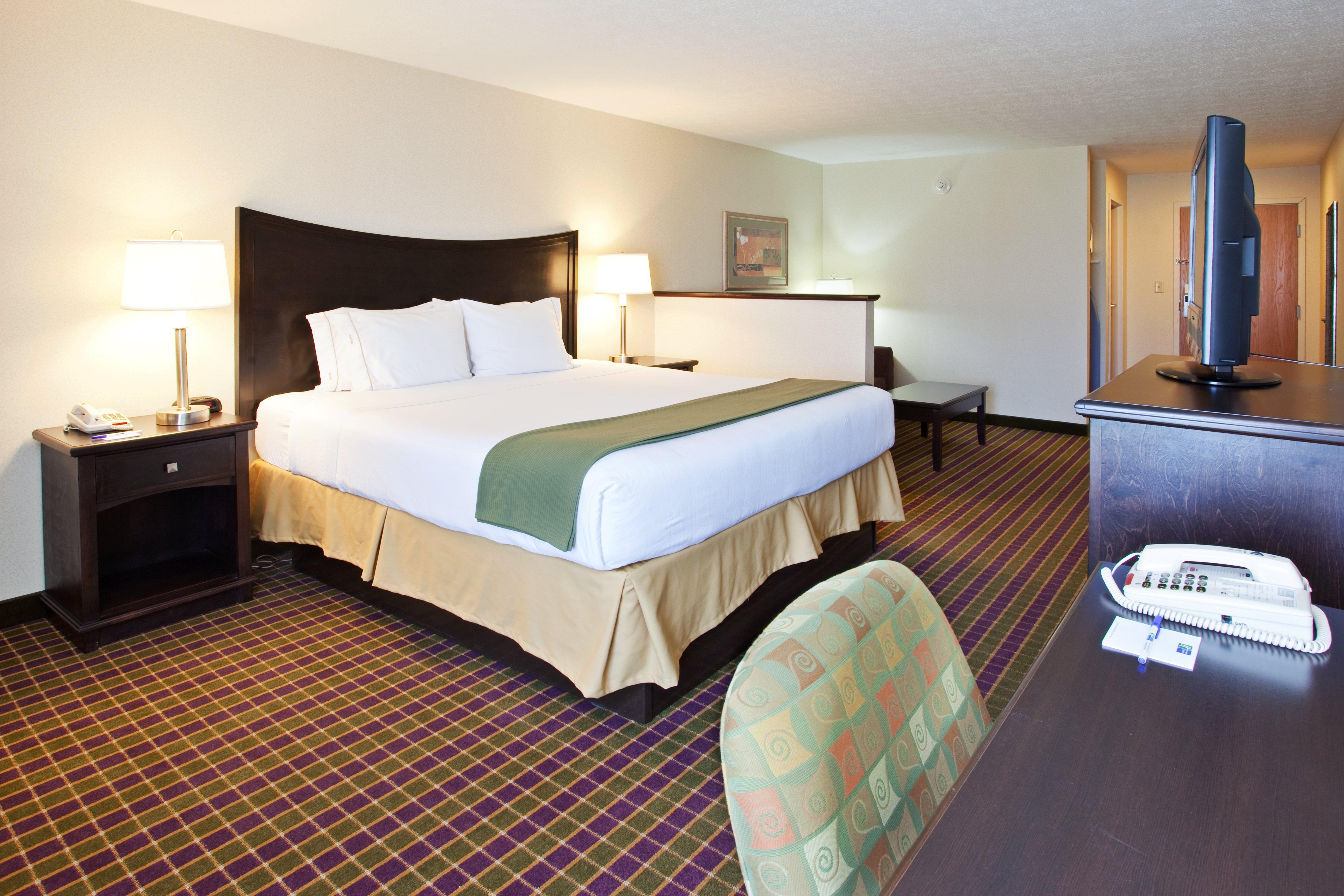 Holiday Inn Express London-I-70 By Ihg Екстериор снимка