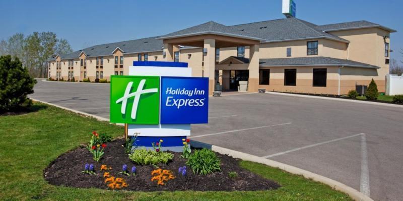 Holiday Inn Express London-I-70 By Ihg Екстериор снимка